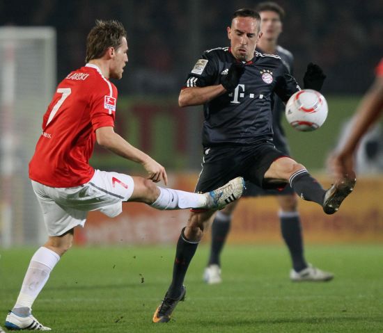 前锋哈勒后 前锋哈勒后